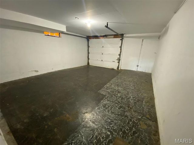 6927 Myron Avenue, St Louis, MO 63121