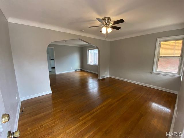 6927 Myron Avenue, St Louis, MO 63121