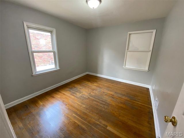 6927 Myron Avenue, St Louis, MO 63121