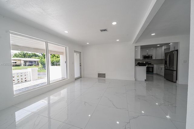 7721 Indigo St, Miramar, FL 33023