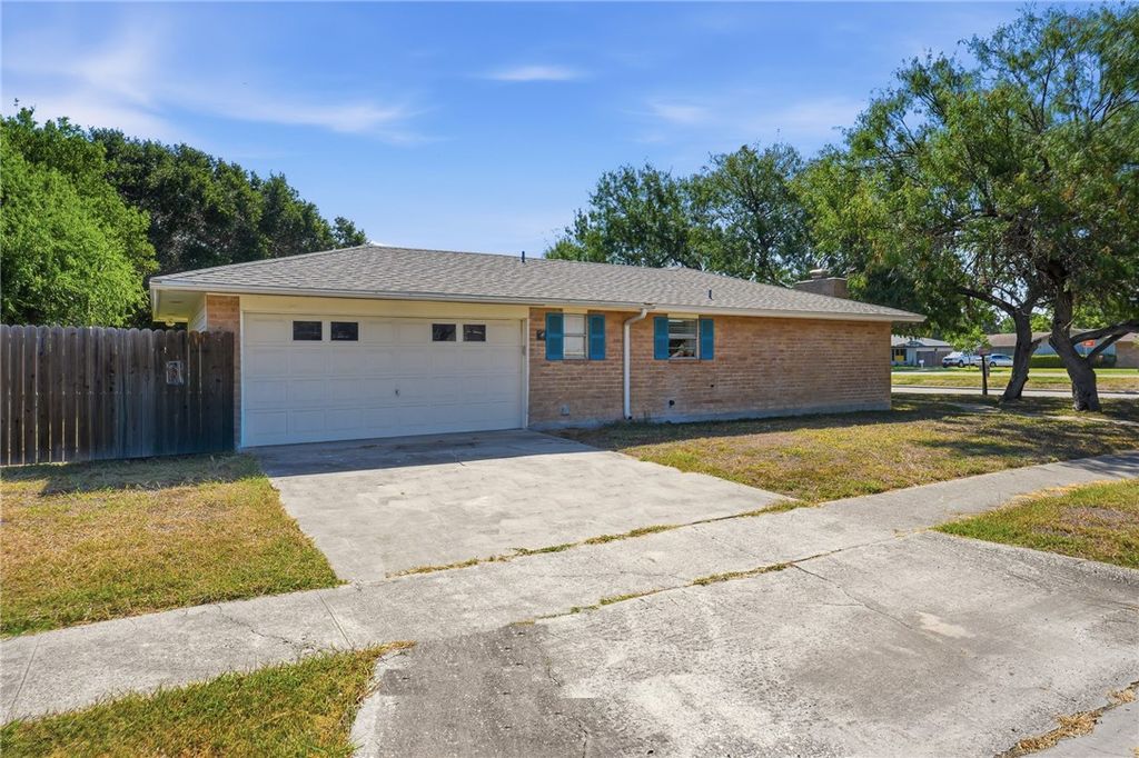 2007 Memorial Pkwy, Portland, TX 78374 — photo 3