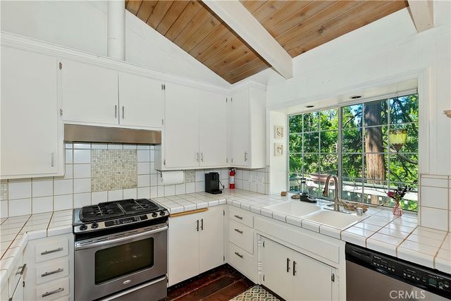 1212 Jungfrau, Crestline, CA 92325