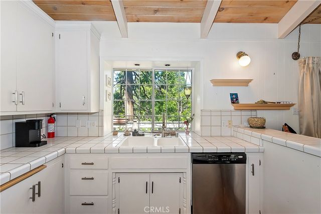 1212 Jungfrau, Crestline, CA 92325