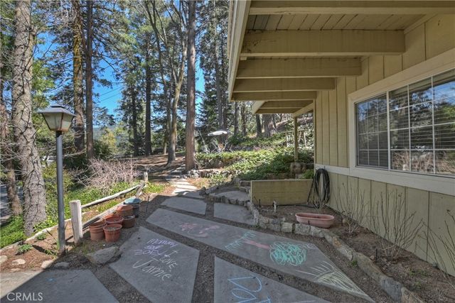 1212 Jungfrau, Crestline, CA 92325