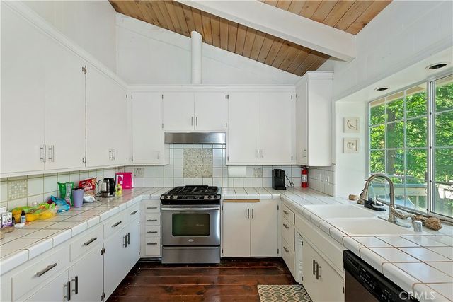 1212 Jungfrau, Crestline, CA 92325