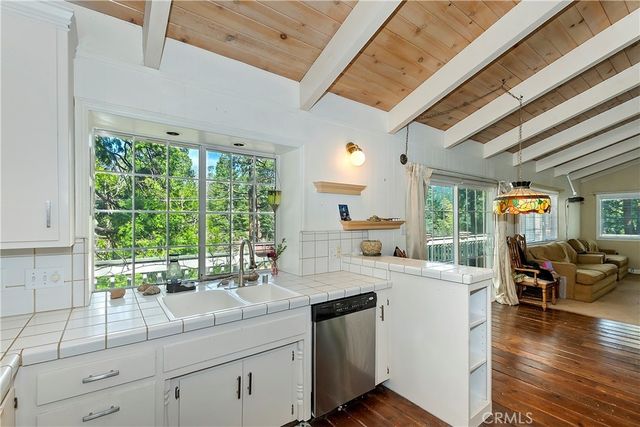 1212 Jungfrau, Crestline, CA 92325