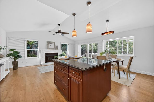 4121 Briarhollow Ct, Fair Oaks, CA 95628