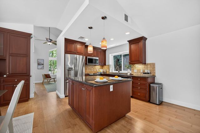 4121 Briarhollow Ct, Fair Oaks, CA 95628