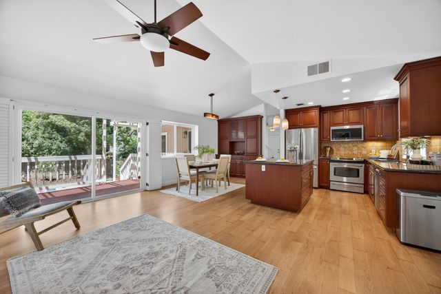 4121 Briarhollow Ct, Fair Oaks, CA 95628