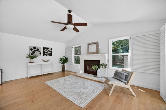 4121 Briarhollow Ct, Fair Oaks, CA 95628