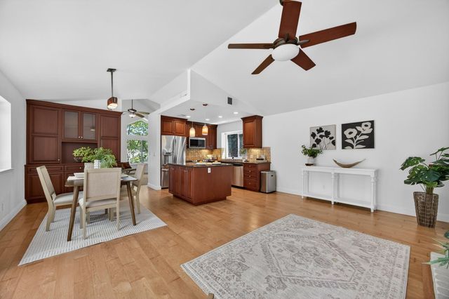4121 Briarhollow Ct, Fair Oaks, CA 95628