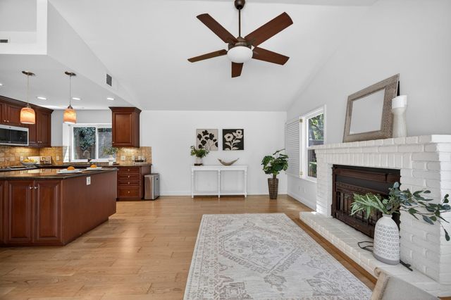 4121 Briarhollow Ct, Fair Oaks, CA 95628