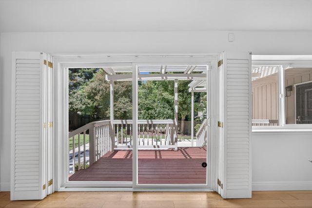 4121 Briarhollow Ct, Fair Oaks, CA 95628