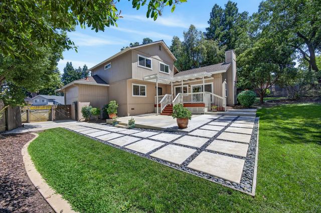 4121 Briarhollow Ct, Fair Oaks, CA 95628