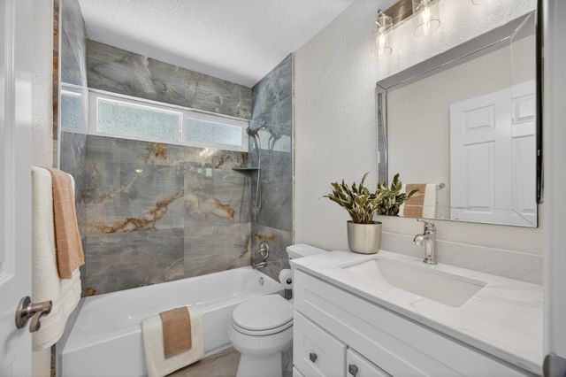 4121 Briarhollow Ct, Fair Oaks, CA 95628
