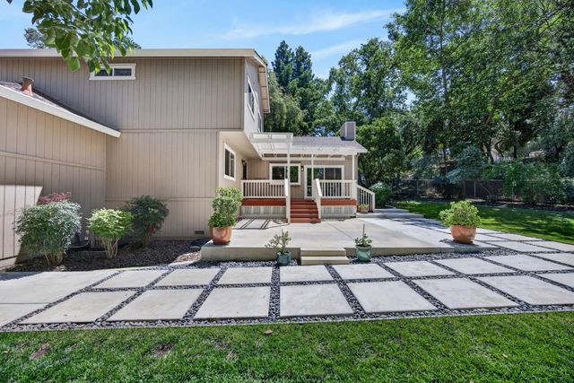 4121 Briarhollow Ct, Fair Oaks, CA 95628
