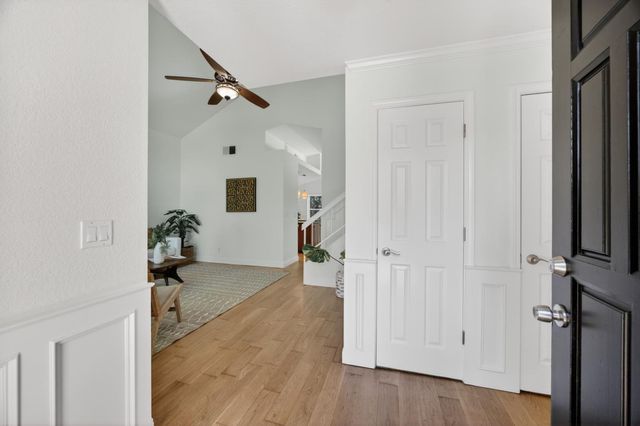 4121 Briarhollow Ct, Fair Oaks, CA 95628
