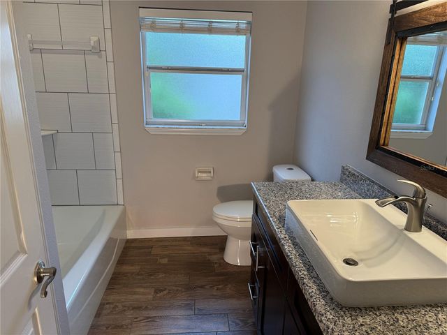 98 DADE AVENUE, Sarasota, FL 34232