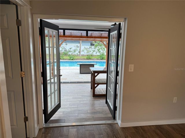 98 DADE AVENUE, Sarasota, FL 34232