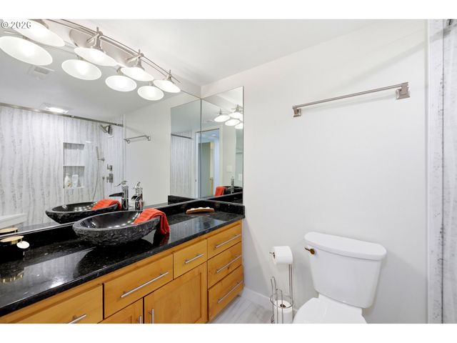 600 Se MARION St 403, Portland, OR 97202