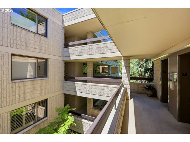 600 Se MARION St 403, Portland, OR 97202
