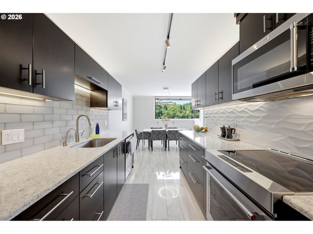 600 Se MARION St 403, Portland, OR 97202