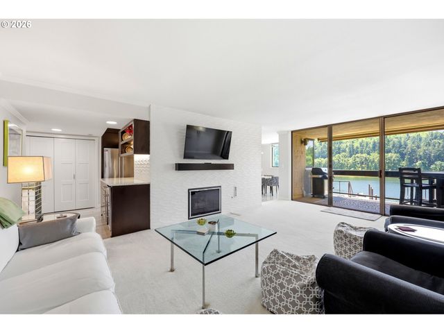 600 Se MARION St 403, Portland, OR 97202