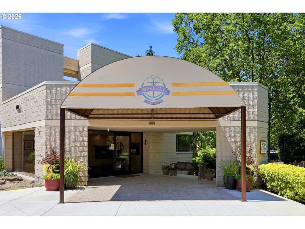 600 Se MARION St 403, Portland, OR 97202