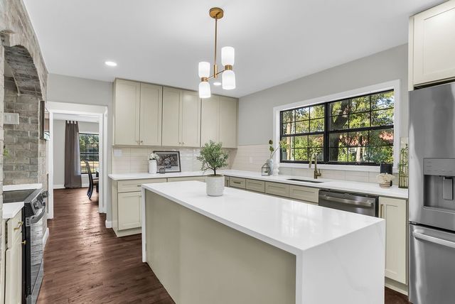 4601 Meadowbrook Drive, Fort Worth, TX 76103
