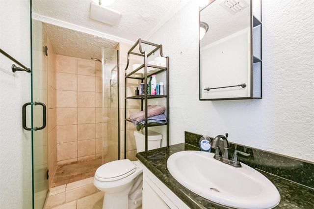 201 Meadowlawn Street, Shoreacres, TX 77571