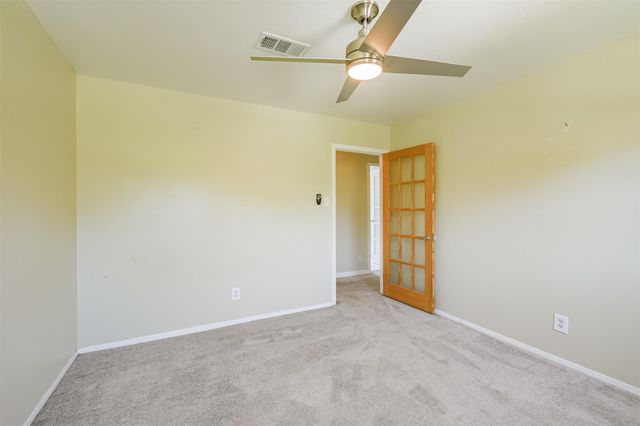 201 Meadowlawn Street, Shoreacres, TX 77571