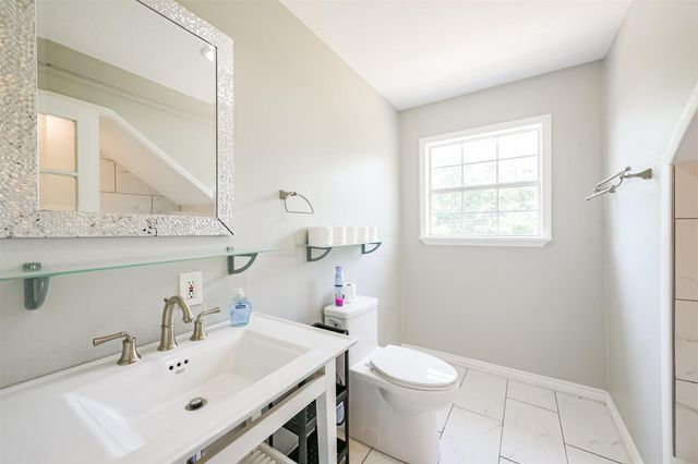 201 Meadowlawn Street, Shoreacres, TX 77571