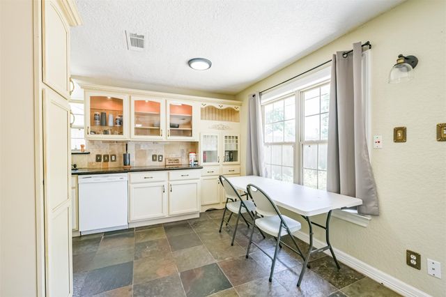 201 Meadowlawn Street, Shoreacres, TX 77571