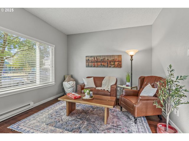 6849 Se KNIGHT St, Portland, OR 97206