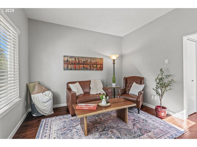 6849 Se KNIGHT St, Portland, OR 97206