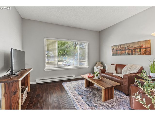 6849 Se KNIGHT St, Portland, OR 97206
