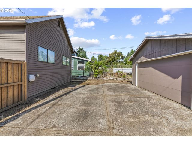 6849 Se KNIGHT St, Portland, OR 97206