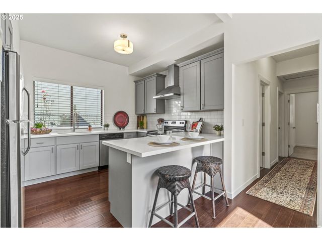 6849 Se KNIGHT St, Portland, OR 97206