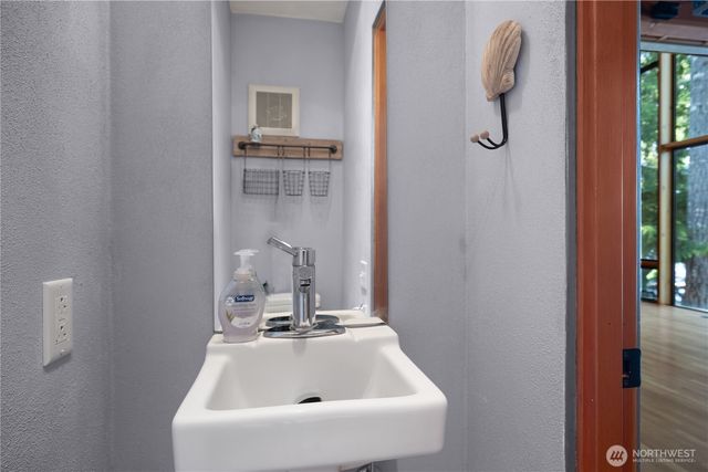 451 E Ballantrae Drive, Shelton, WA 98584