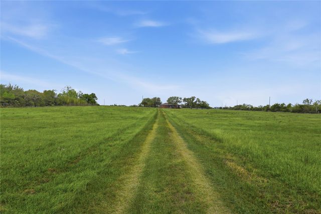 1250 Stockwell, Damon, TX 77430