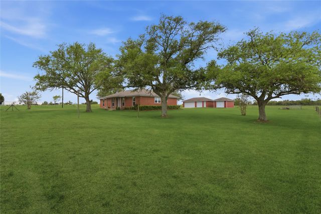 1250 Stockwell, Damon, TX 77430
