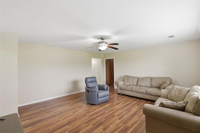 1250 Stockwell, Damon, TX 77430