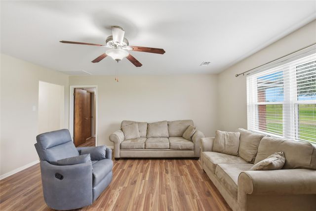 1250 Stockwell, Damon, TX 77430