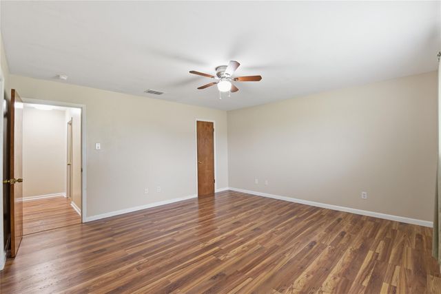 1250 Stockwell, Damon, TX 77430