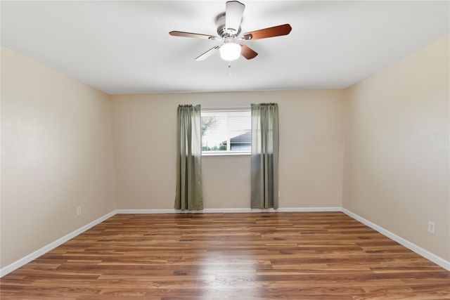 1250 Stockwell, Damon, TX 77430
