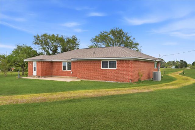 1250 Stockwell, Damon, TX 77430