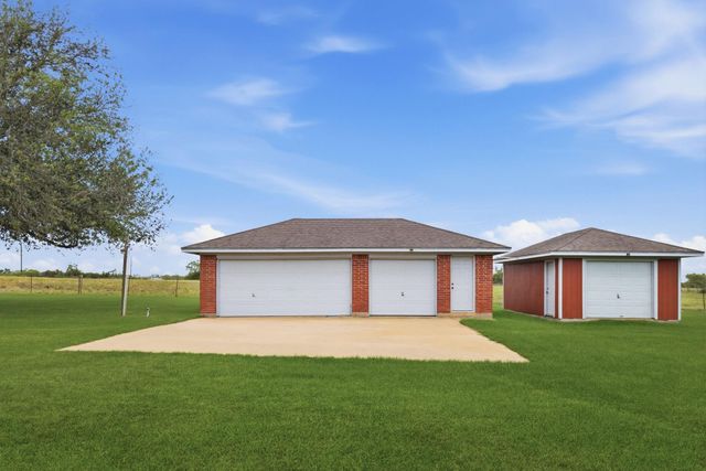1250 Stockwell, Damon, TX 77430