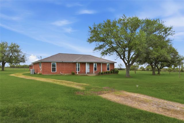 1250 Stockwell, Damon, TX 77430