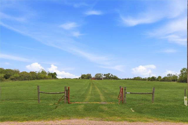 1250 Stockwell, Damon, TX 77430