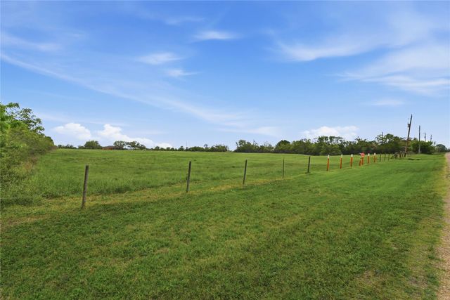 1250 Stockwell, Damon, TX 77430